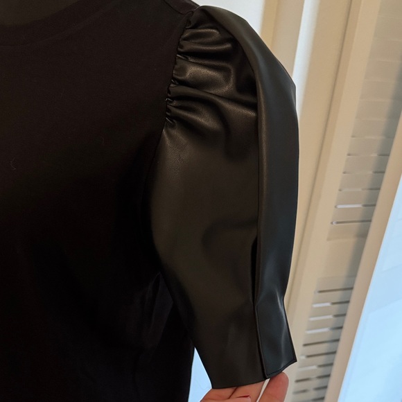 Michael Kors Elegant Black Puff Leatherette Sleeve Top NWOT - Picture 2 of 7